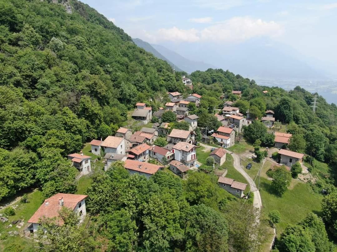 Casa Bucaneve & Ciclamino Gravedona Exterior photo